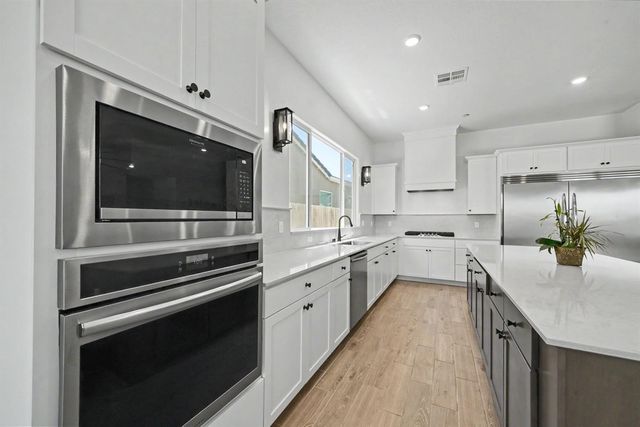 735 Traverse Drive S, Madera, CA 93636