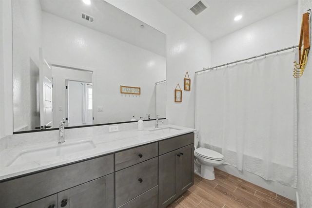 735 Traverse Drive S, Madera, CA 93636