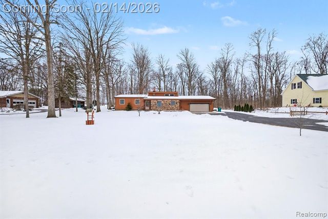 8239 Hill Road, Swartz Creek, MI 48473
