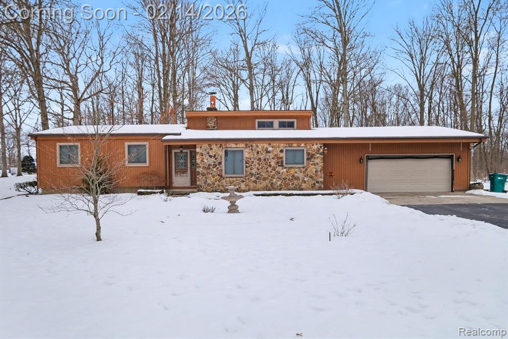 8239 Hill Road, Swartz Creek, MI 48473