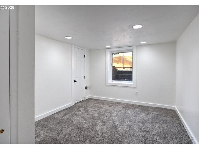13625 Se BUSH St, Portland, OR 97236