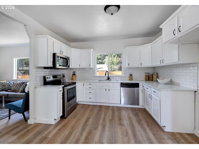 13625 Se BUSH St, Portland, OR 97236