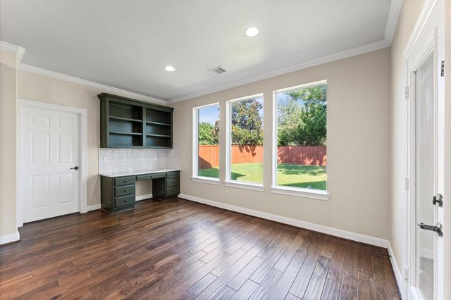 7 N Beech Springs Circle, Spring, TX 77389