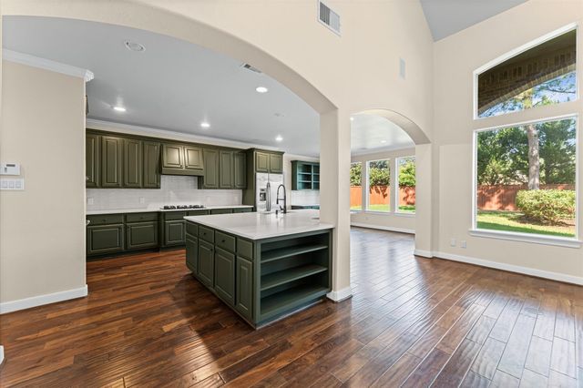 7 N Beech Springs Circle, Spring, TX 77389