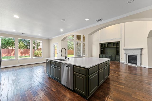 7 N Beech Springs Circle, Spring, TX 77389