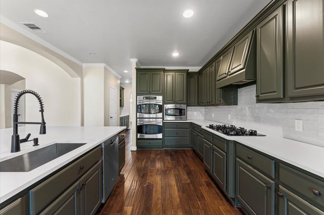 7 N Beech Springs Circle, Spring, TX 77389