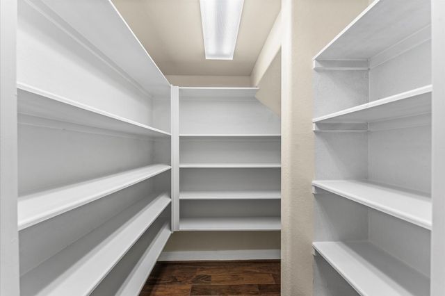 7 N Beech Springs Circle, Spring, TX 77389