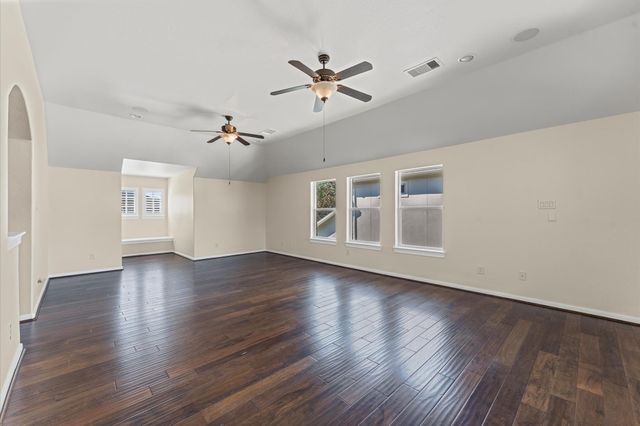 7 N Beech Springs Circle, Spring, TX 77389