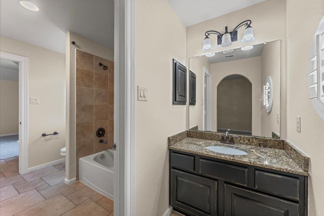 7 N Beech Springs Circle, Spring, TX 77389