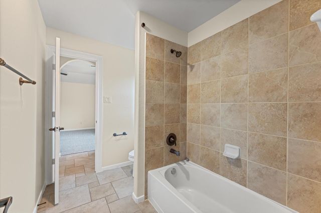 7 N Beech Springs Circle, Spring, TX 77389