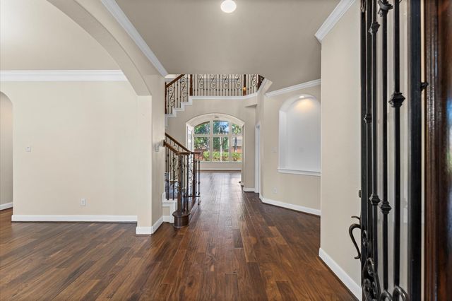 7 N Beech Springs Circle, Spring, TX 77389