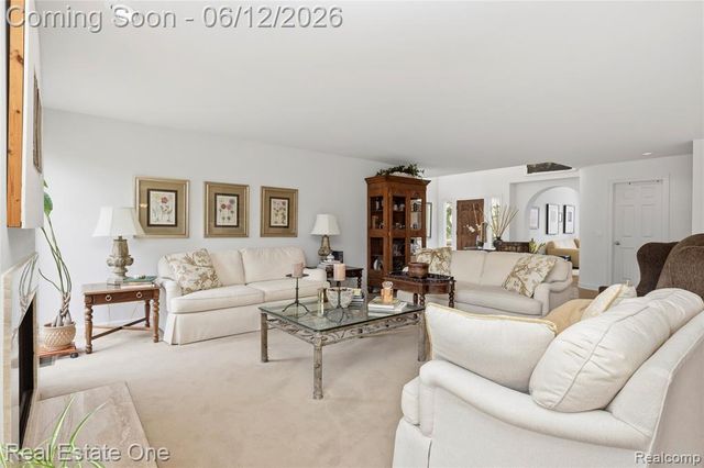 7026 Daventry Woods Drive, West Bloomfield, MI 48322