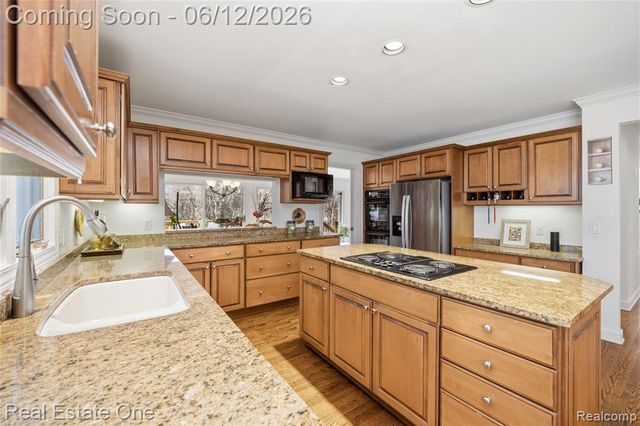 7026 Daventry Woods Drive, West Bloomfield, MI 48322
