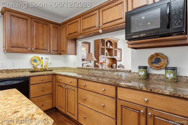 7026 Daventry Woods Drive, West Bloomfield, MI 48322