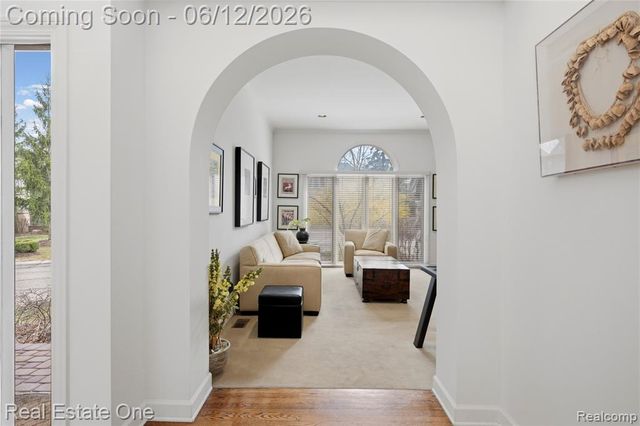 7026 Daventry Woods Drive, West Bloomfield, MI 48322