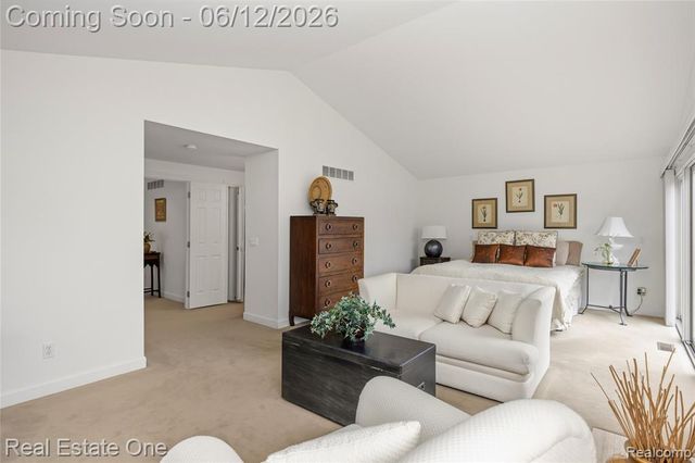 7026 Daventry Woods Drive, West Bloomfield, MI 48322