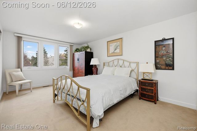 7026 Daventry Woods Drive, West Bloomfield, MI 48322