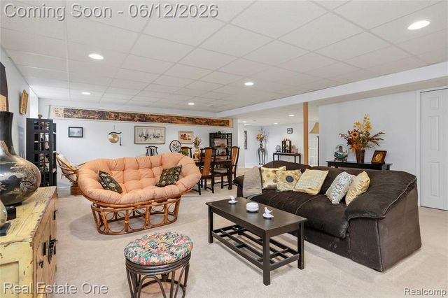 7026 Daventry Woods Drive, West Bloomfield, MI 48322