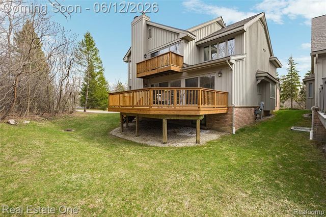 7026 Daventry Woods Drive, West Bloomfield, MI 48322