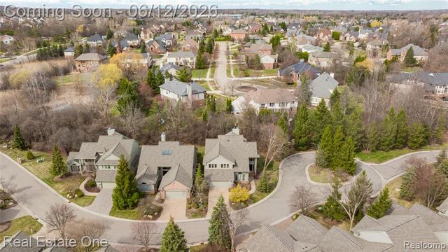 7026 Daventry Woods Drive, West Bloomfield, MI 48322