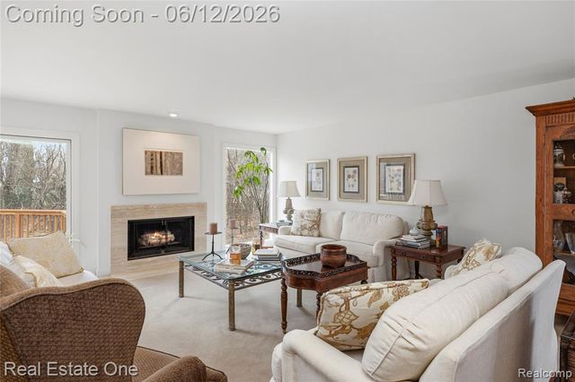 7026 Daventry Woods Drive, West Bloomfield, MI 48322