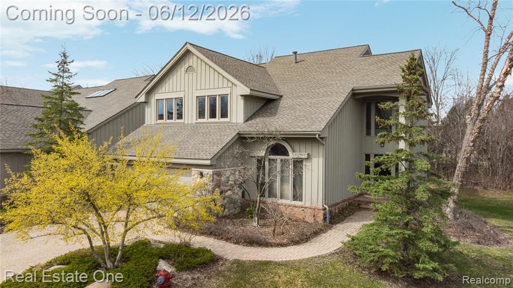7026 Daventry Woods Drive, West Bloomfield, MI 48322