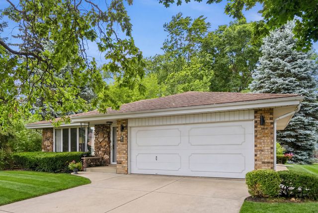 5530 Greenwood Street, Morton Grove, IL 60053