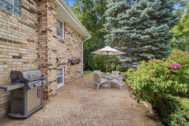 5530 Greenwood Street, Morton Grove, IL 60053