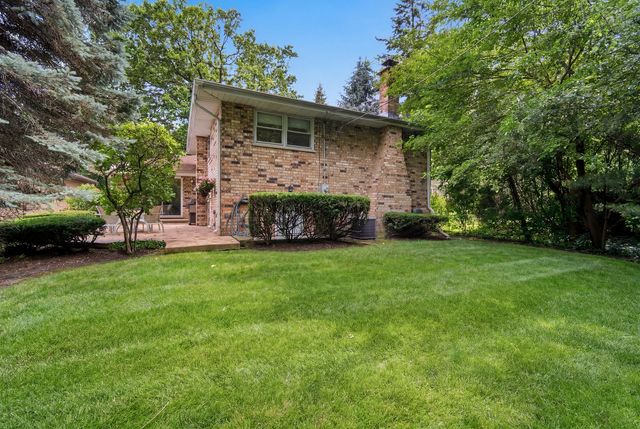 5530 Greenwood Street, Morton Grove, IL 60053