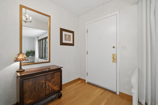 5530 Greenwood Street, Morton Grove, IL 60053