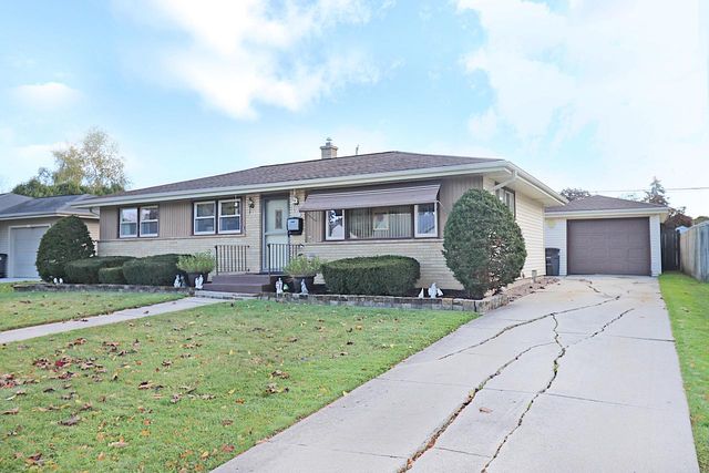 2011 N 27th STREET, Sheboygan, WI 53081