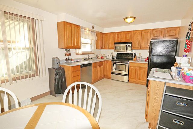 2011 N 27th STREET, Sheboygan, WI 53081