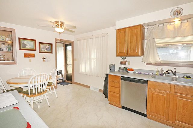 2011 N 27th STREET, Sheboygan, WI 53081