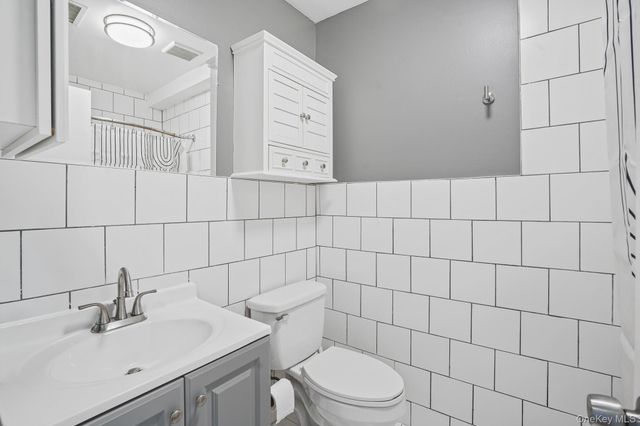 26 Cooper Road 411, Poughkeepsie, NY 12603