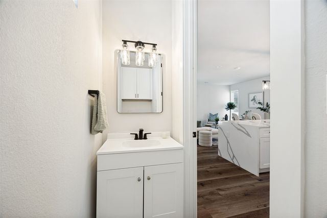 5637 Live Oak Street 204, Dallas, TX 75206