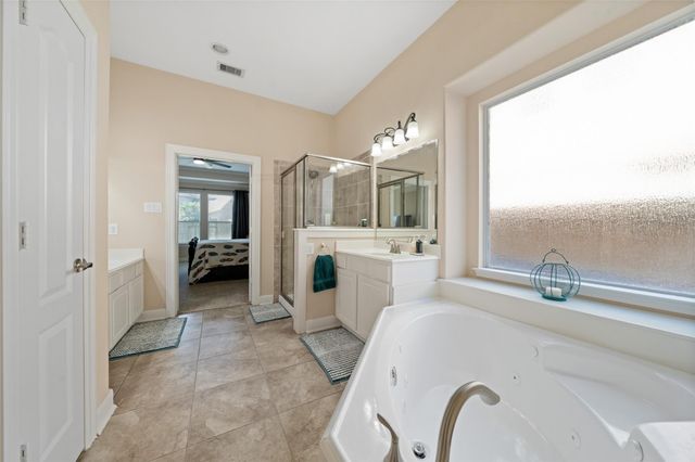 14710 Castle Cove Lane, Houston, TX 77044