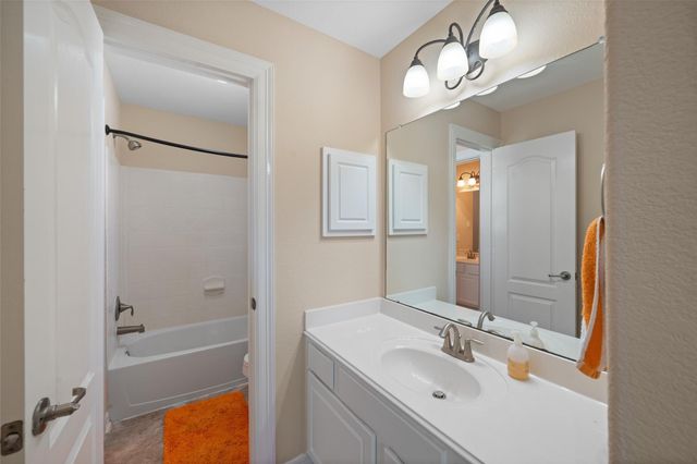 14710 Castle Cove Lane, Houston, TX 77044