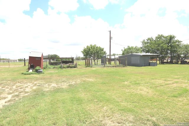 7510 Pittman, Adkins, TX 78101