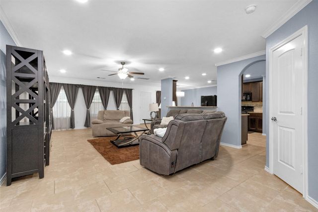 1604 Hickory Burl Lane, Conroe, TX 77301