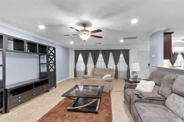 1604 Hickory Burl Lane, Conroe, TX 77301