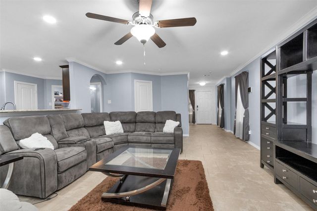 1604 Hickory Burl Lane, Conroe, TX 77301