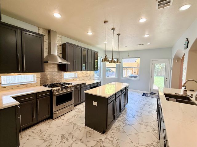 8406 Green Valley Drive, Sugar Land, TX 77479
