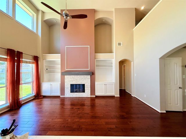 8406 Green Valley Drive, Sugar Land, TX 77479