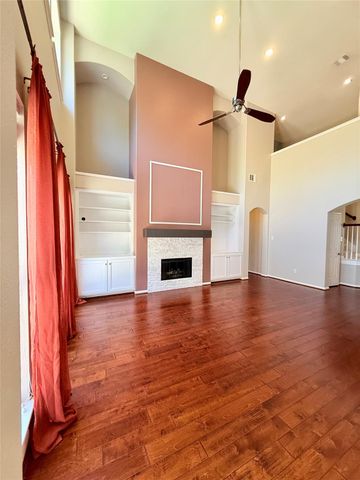 8406 Green Valley Drive, Sugar Land, TX 77479