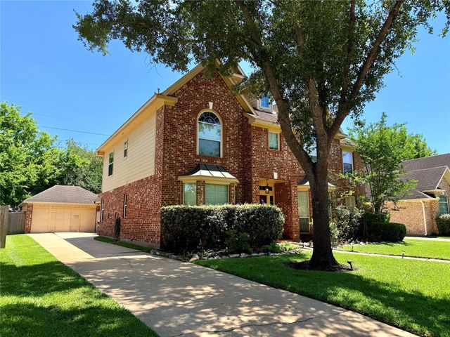 8406 Green Valley Drive, Sugar Land, TX 77479