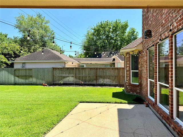 8406 Green Valley Drive, Sugar Land, TX 77479