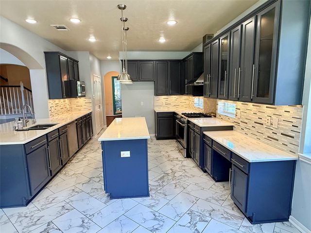 8406 Green Valley Drive, Sugar Land, TX 77479