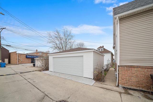5237 S Long Avenue, Chicago, IL 60638