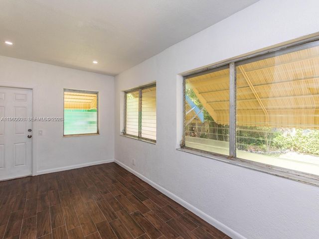 3463 Percival Ave, Miami, FL 33133