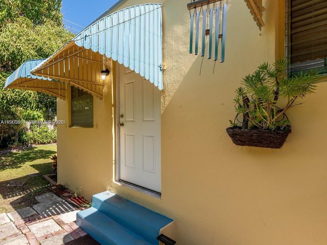 3463 Percival Ave, Miami, FL 33133